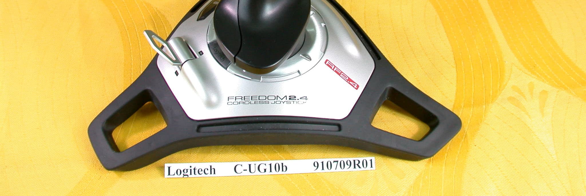Joystick and USB Transceiver - FCC ID JNZ221613 - Logitech Far East Ltd (3)