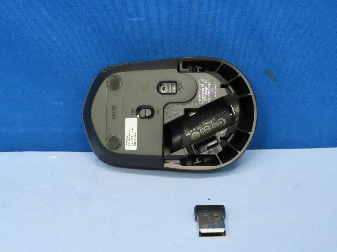 Wireless Mouse - FCC ID JNZMR0099 - Logitech Far East Ltd (3)
