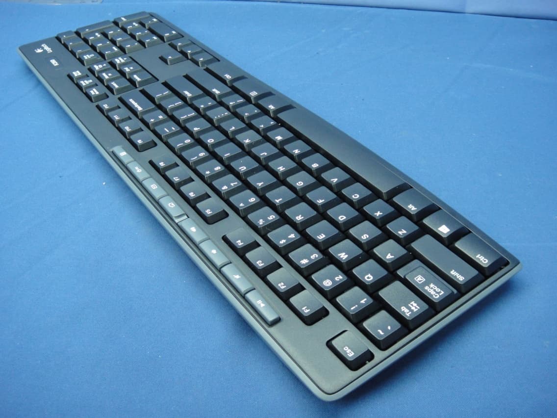 2.4GHz Cordless Keyboard - FCC ID JNZYR0042 - Logitech Far East Ltd (2)