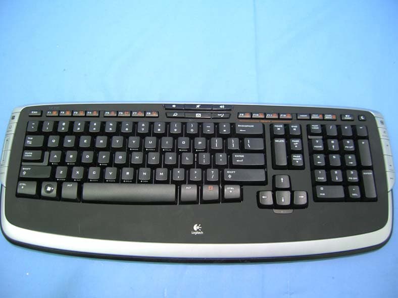 Cordless Keyboard - FCC ID JNZYRBA78 - Logitech Far East Ltd