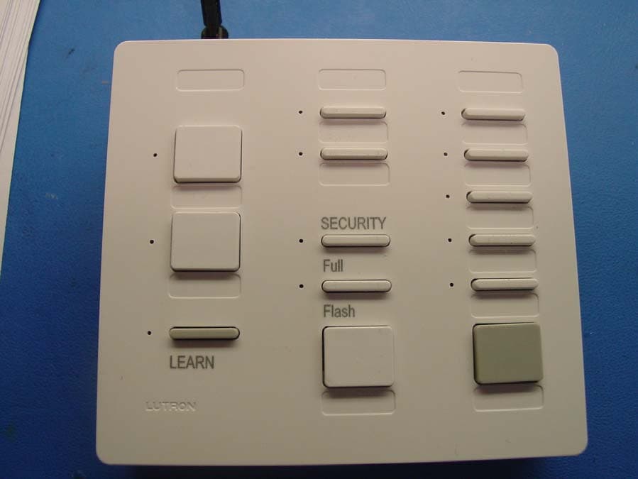 Lighting Control Transceiver - FCC ID JPZ0040 - Lutron Electronics Company Inc (2)