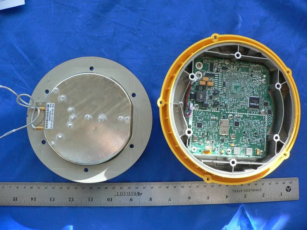 GPS Rx with BT and 900 MHz FHSS Tx - FCC ID JUP-6248192-B1 - Trimble, Inc. (4)