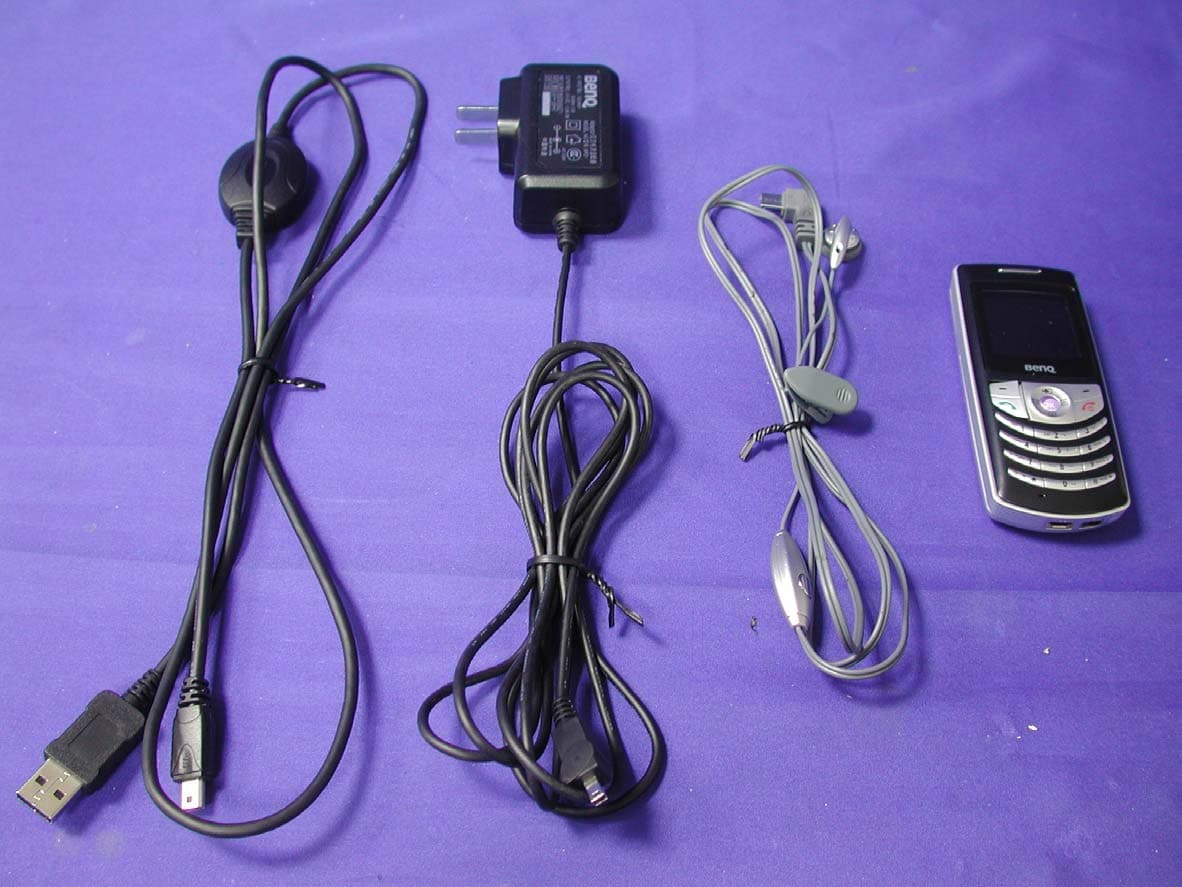 GSM900/DCS1800 / PCS1900 GSM/GPRS Mobile Phone - FCC ID JVPM305 - Benq Corporation