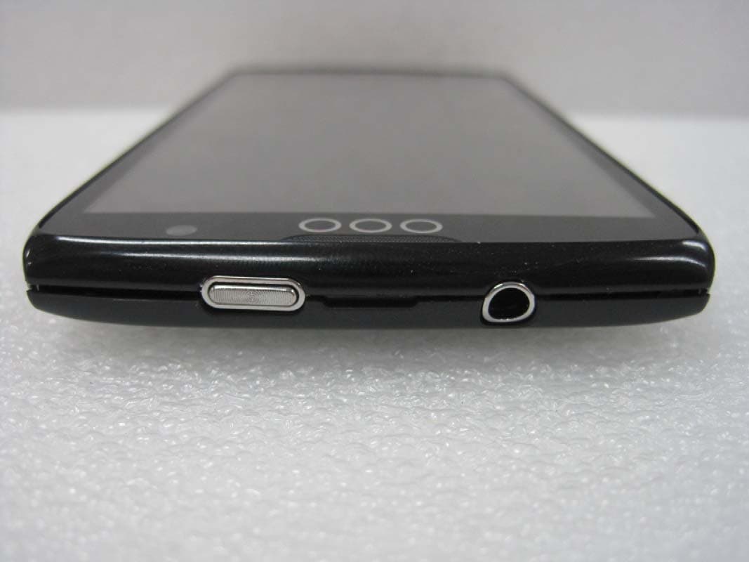850/1900 GSM/GPRS/EDGE/WCDMA Phone w/ Bluetooth/WLAN/NFC - FCC ID JYCP9090 - Pantech Co Ltd (3)