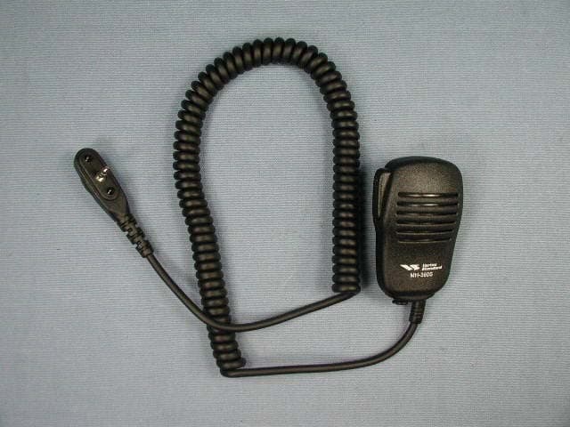 UHF HANDHELD TRANSCEIVER - FCC ID K6610654820 - Yaesu Musen Co., Ltd. (2)