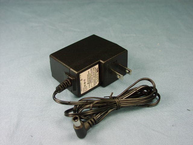 VHF PORTABLE TRANSCEIVER - FCC ID K6610943020 - Yaesu Musen Co., Ltd. (4)