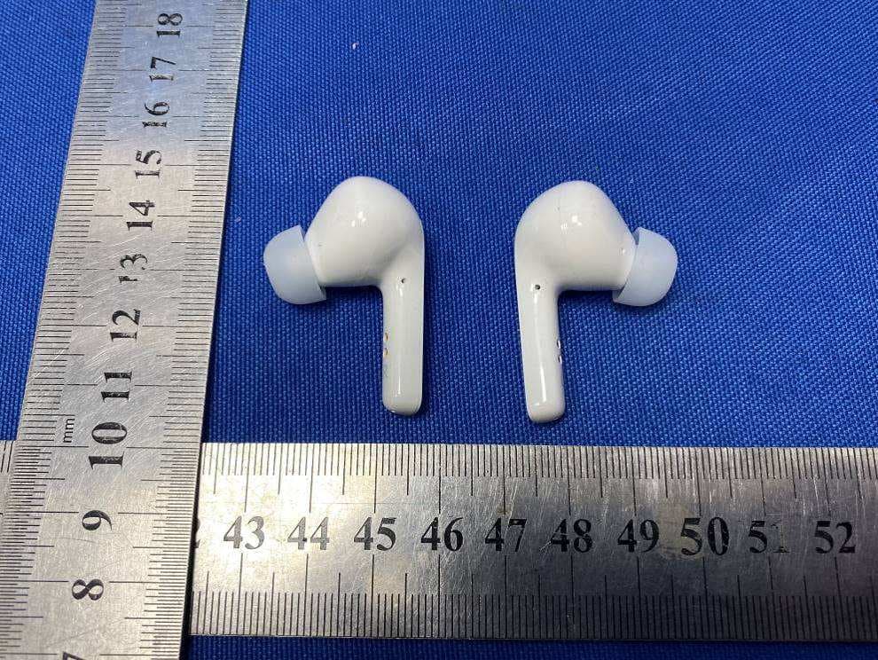 SOUNDFORM Motion True Wireless Earbuds - FCC ID K7SAUC010 - Belkin International, Inc. (2)