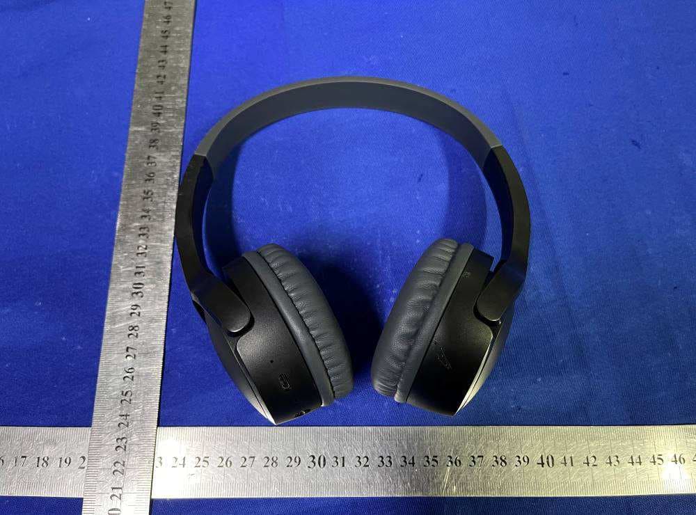 SOUNDFORM MINI Wireless On-Ear Headphones - FCC ID K7SAUD001 - Belkin International, Inc. (5)