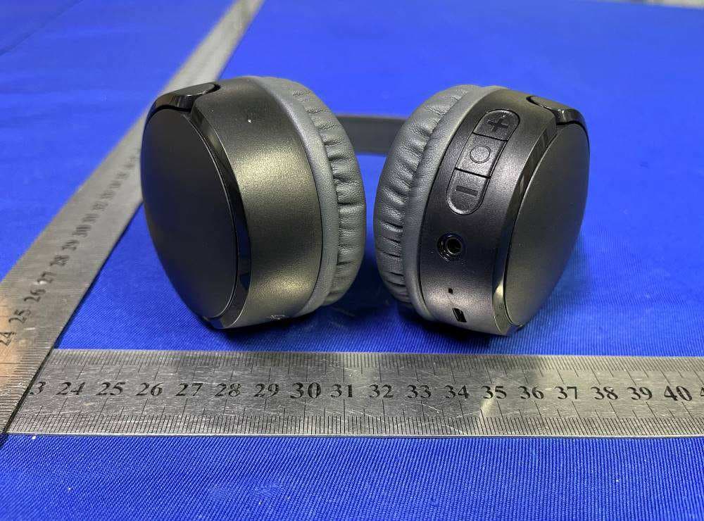 SOUNDFORM MINI Wireless On-Ear Headphones - FCC ID K7SAUD001 - Belkin International, Inc. (2)