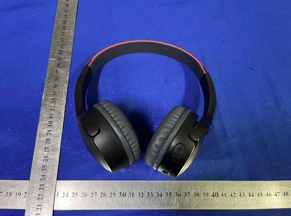 SOUNDFORM MINI Wireless On-Ear Headphones - FCC ID K7SAUD001 - Belkin International, Inc. (4)