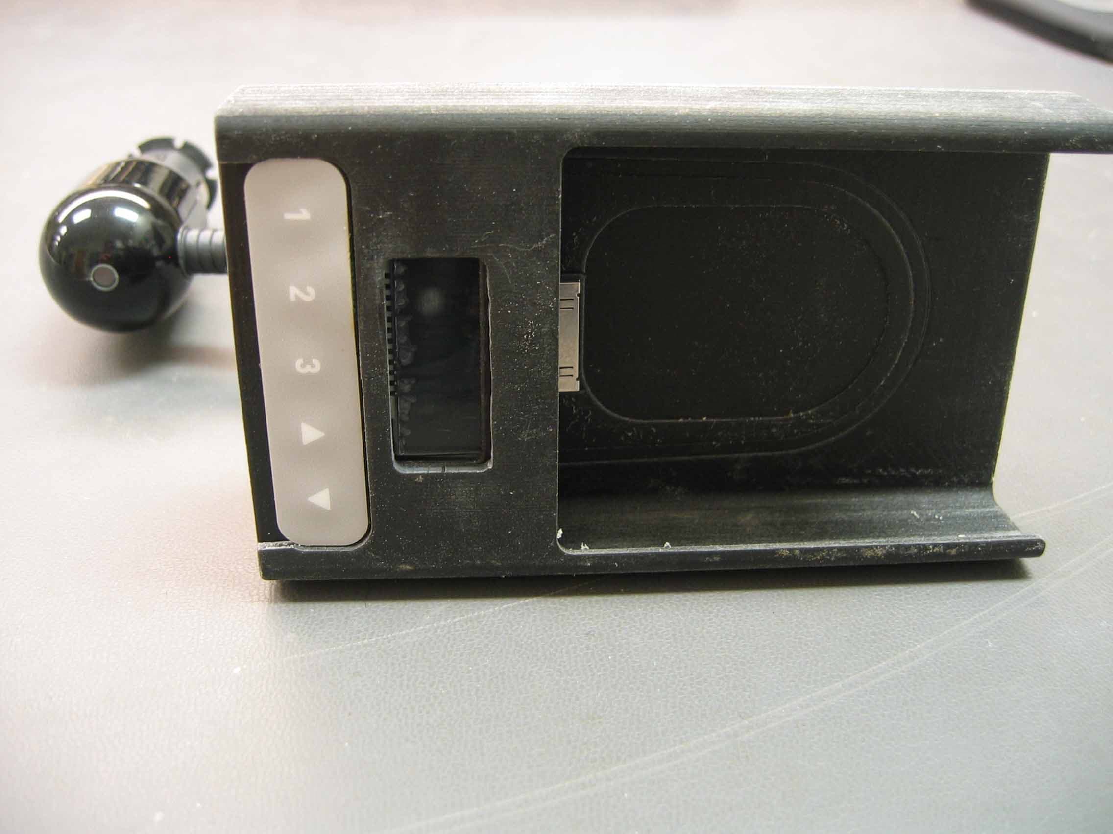 Low power FM Stereo transmitter - FCC ID K7SF8M026 - Belkin International, Inc. (1)