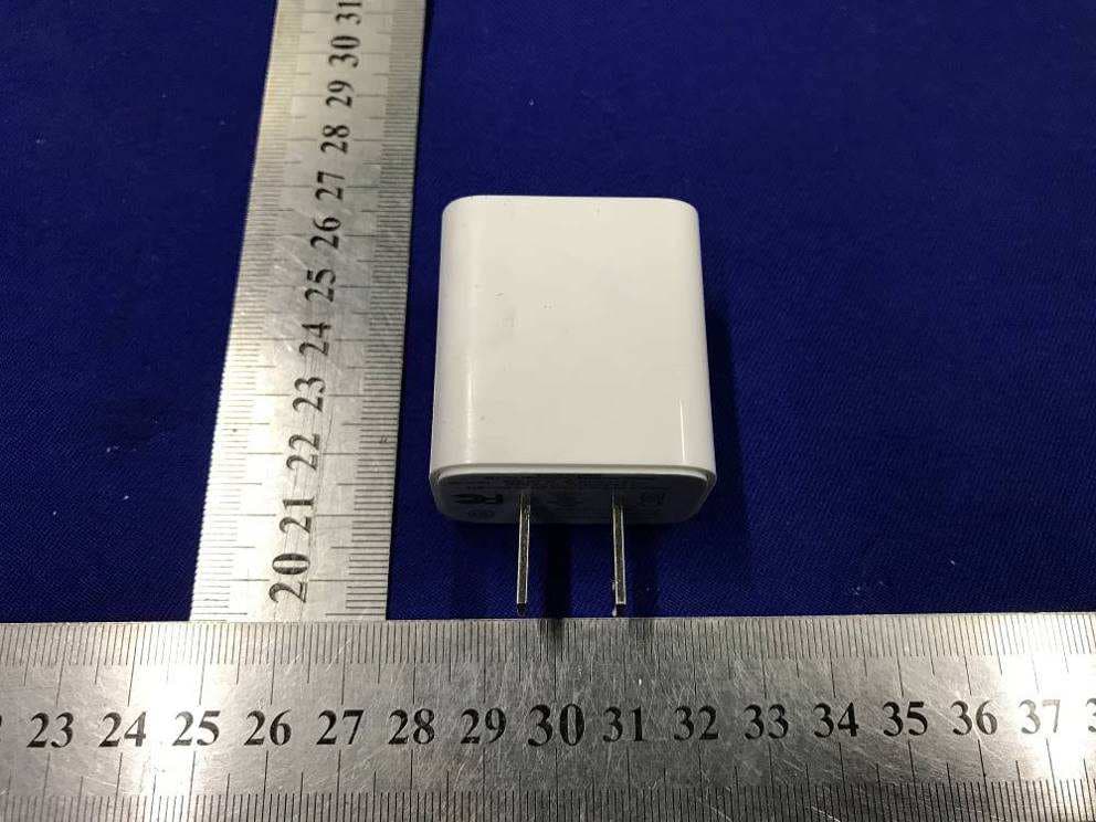 BOOST CHARGE Magnetic Wireless Charger Stand - FCC ID K7SWIB003 - Belkin International, Inc. (3)