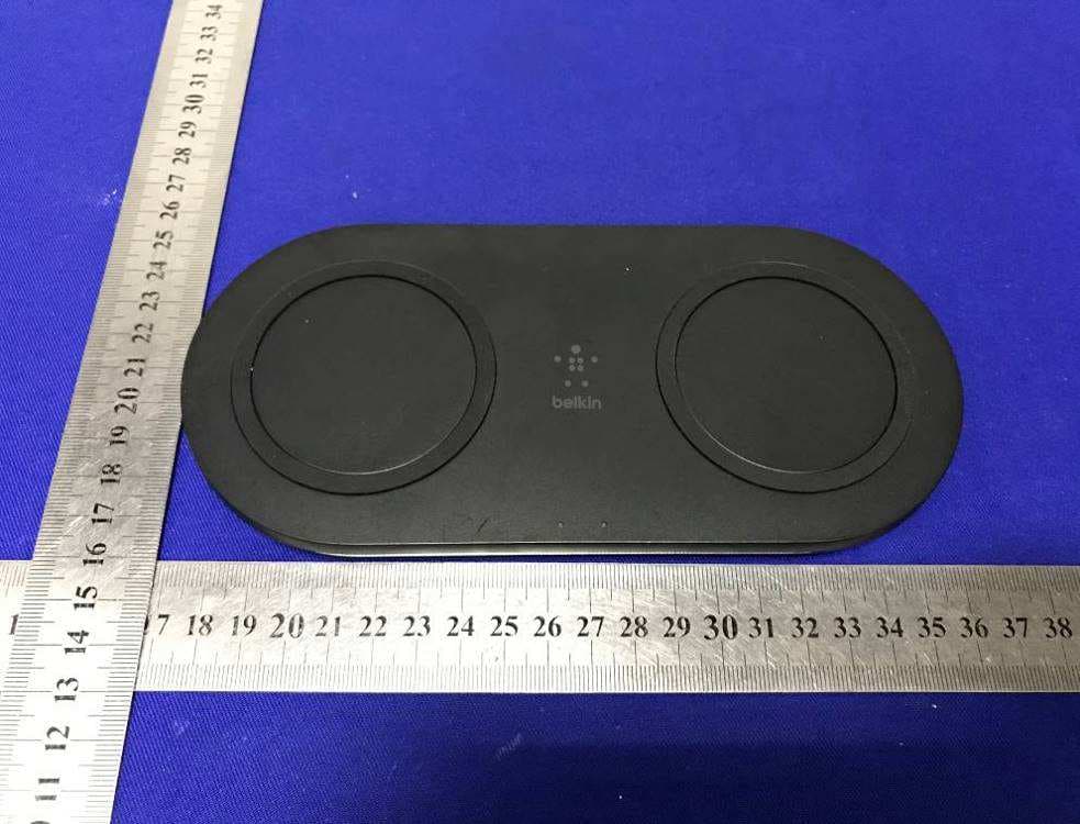 BOOST CHARGE Wireless Charging Stand 15W/ Wireless Charging Stand 15W - FCC ID K7SWIZ008 - Belkin International, Inc. (2)