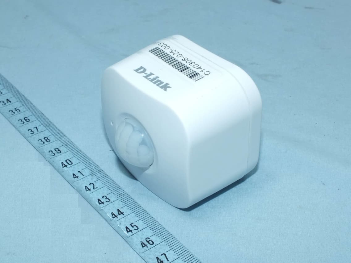 mydlinkTM Wi-Fi Motion Sensor - FCC ID KA2CHS150A1 - D-Link Corporation (2)