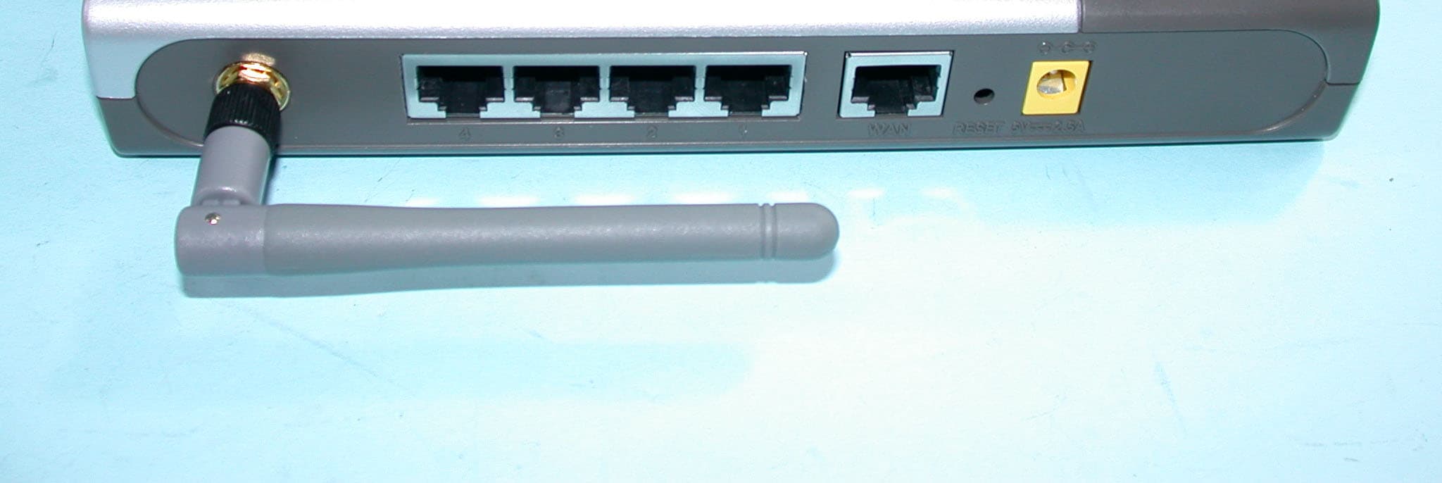 AirPlus Xtreme GTM Wireless Router - FCC ID KA2DI624VC2 - D-Link Corporation (5)