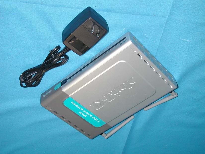 Wireless Router - FCC ID KA2DI714PPLUS - D-Link Corporation (2)