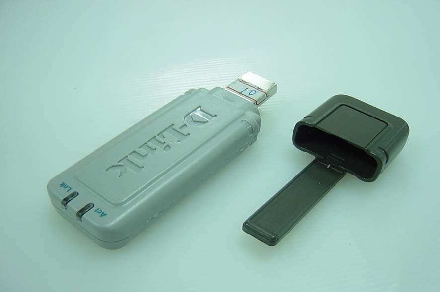 Wireless USB Adapter - FCC ID KA2DWLAG132B1 - D-Link Corporation (2)