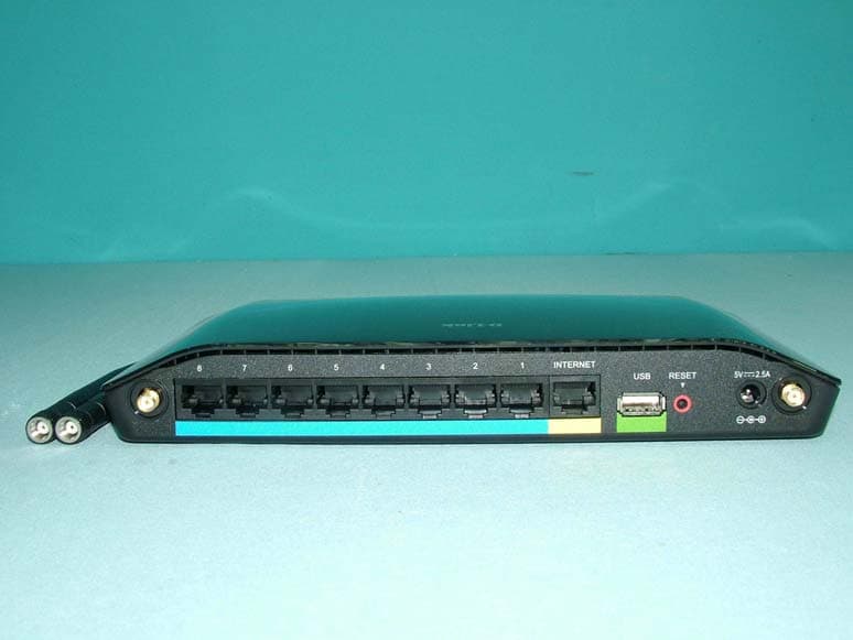 WIRELESS N 8-port ROUTER - FCC ID KA2IR632A1 - D-Link Corporation (3)
