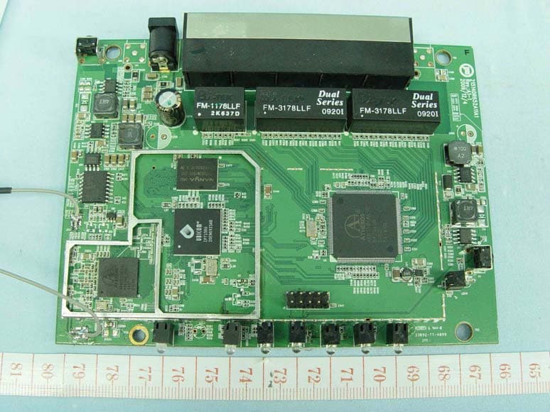 XTreme N Gigabit Home Router - FCC ID KA2IR652A1 - D-Link Corporation (2)