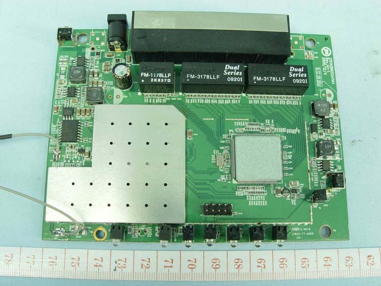XTreme N Gigabit Home Router - FCC ID KA2IR652A1 - D-Link Corporation (4)