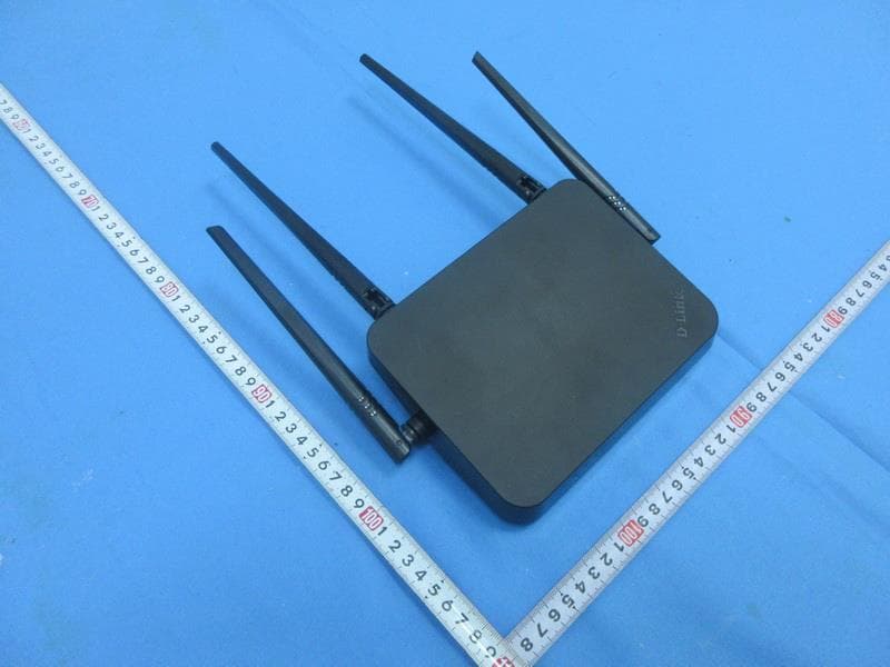 AC1200 Wi-Fi Router - FCC ID KA2IR822E1 - D-Link Corporation (3)
