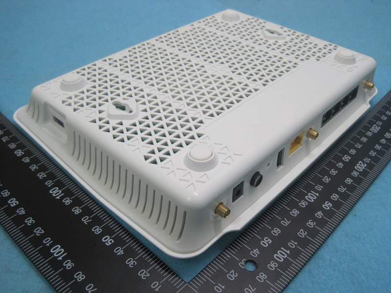Wireless AC 1900 Dual Band Gigabit Cloud Router - FCC ID KA2IR880LA1 - D-Link Corporation (4)