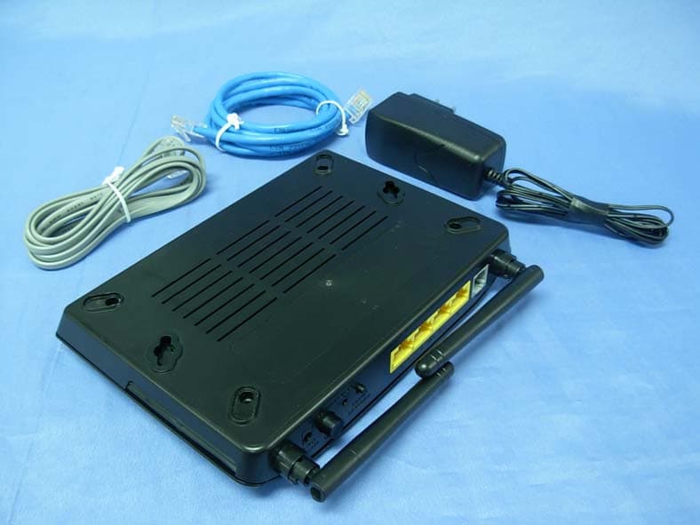WIRELESS 802.11n ADSL2/2+ 4-PORT ETHERNET ROUTER - FCC ID KA2SL2740BF1 - D-Link Corporation (4)