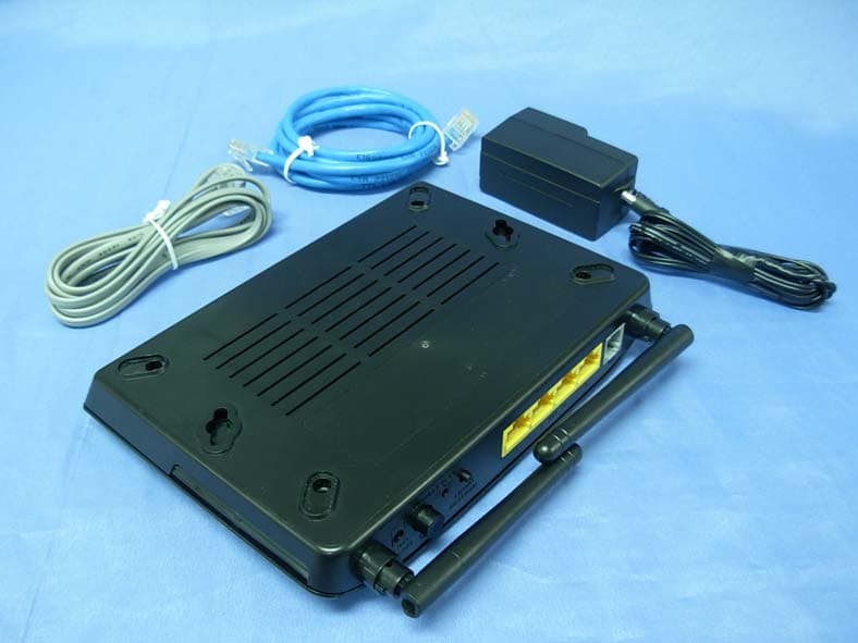 WIRELESS 802.11n ADSL2/2+ 4-PORT ETHERNET ROUTER - FCC ID KA2SL2740BF1 - D-Link Corporation (3)