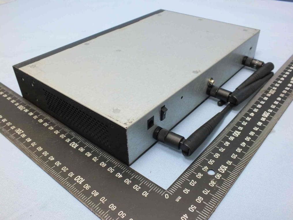AC1200 Dual Band VPN Business Router - FCC ID KA2SR1000ACA1 - D-Link Corporation (5)