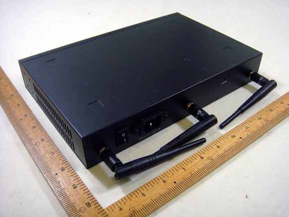 SMB Wireless N Gigabit VPN Router - FCC ID KA2SR1000NA1 - D-Link Corporation (1)