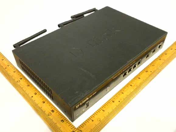 SMB Wireless N Gigabit VPN Router - FCC ID KA2SR500NA1 - D-Link Corporation (2)