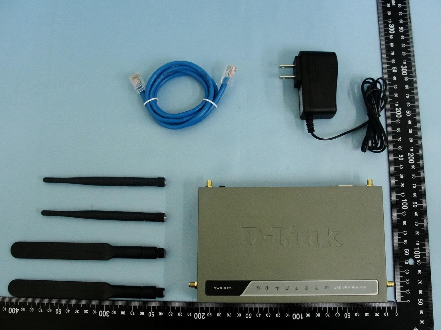 4G LTE VPN Router - FCC ID KA2WR925A2 - D-Link Corporation (4)