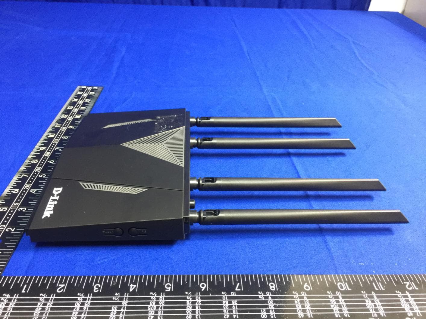 4G LTE router - FCC ID KA2WRM921 - D-Link Corporation