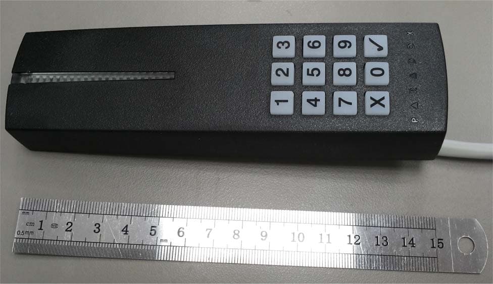 Proximity reader and keypad - FCC ID KDYDGPR915 - Paradox Security Systems
