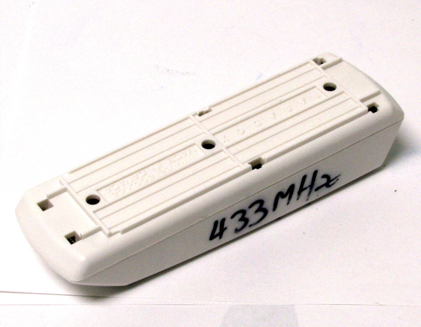 Door Contact Transmitter - FCC ID KDYMGDCTXP2 - Paradox Security Systems (1)
