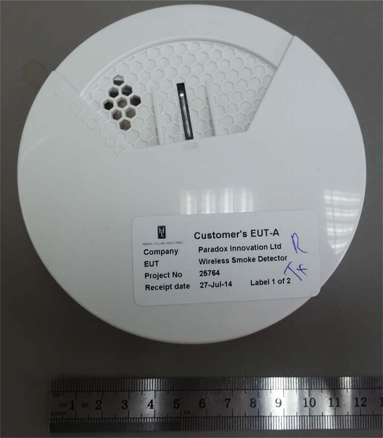 Wireless smoke detector - FCC ID KDYMGSMK2 - Paradox Security Systems