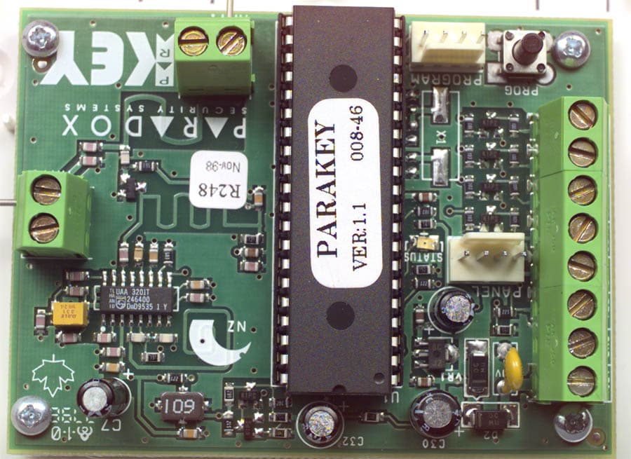CYY - Communications Receiver used w/Pt 15 Transmitter - FCC ID KDYPARAKEYRX - Paradox Security Systems (2)