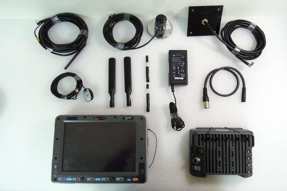 Vehicle Mount Terminal - FCC ID KDZVM2W02 - Honeywell International, Inc. (2)
