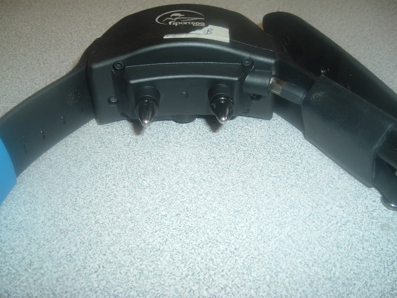 DOG TRAINER, HAND HELD UNIT - FCC ID KE3-3001112 - Radio Systems Corp (2)