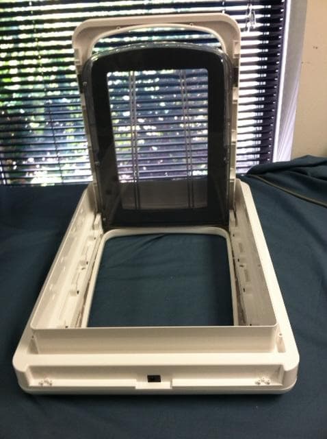 SMART PET ACCESS DOOR - FCC ID KE3-3002539 - Radio Systems Corp