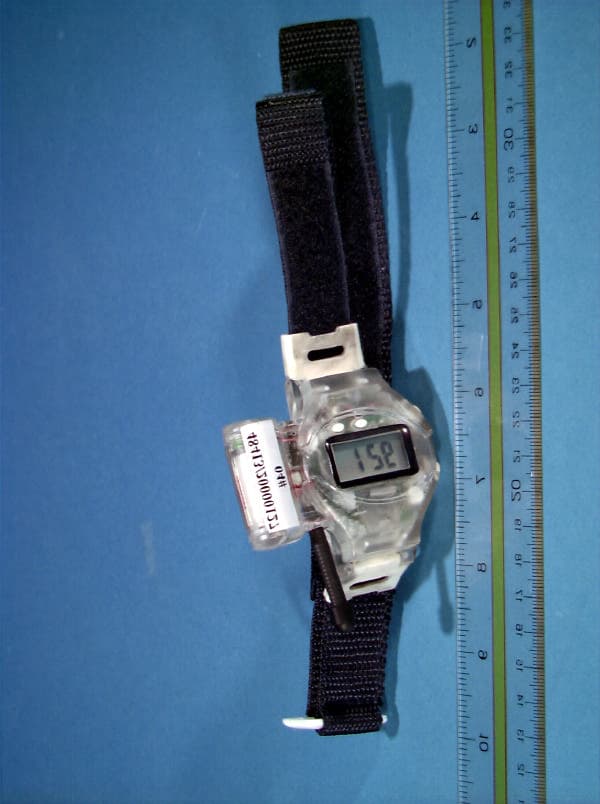 2-Way Portable FM Wrist-worn Radio Transceiver (FR - FCC ID KNZ48413 - DSI (HK) Ltd (3)