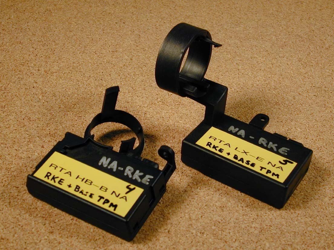 WCM Receiver - FCC ID KOBDR05B - Lear Corporation (3)