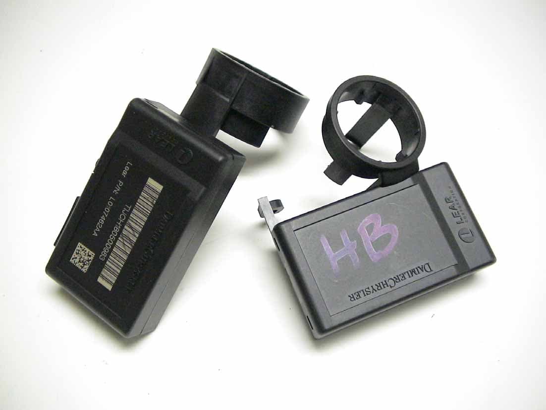 Automobile Security / Convenience Receiver - FCC ID KOBDR06SB - Lear Corporation (2)