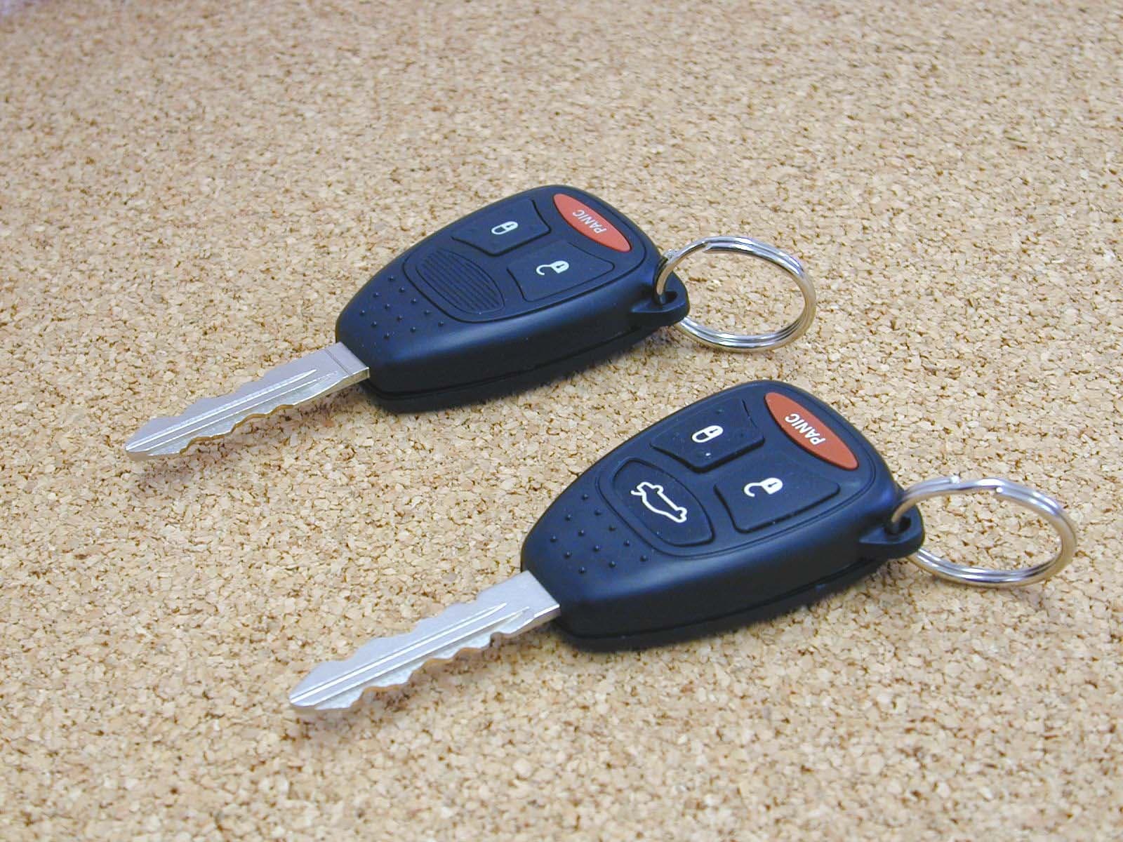 Keyless Remote - FCC ID KOBDT04A - Lear Corporation