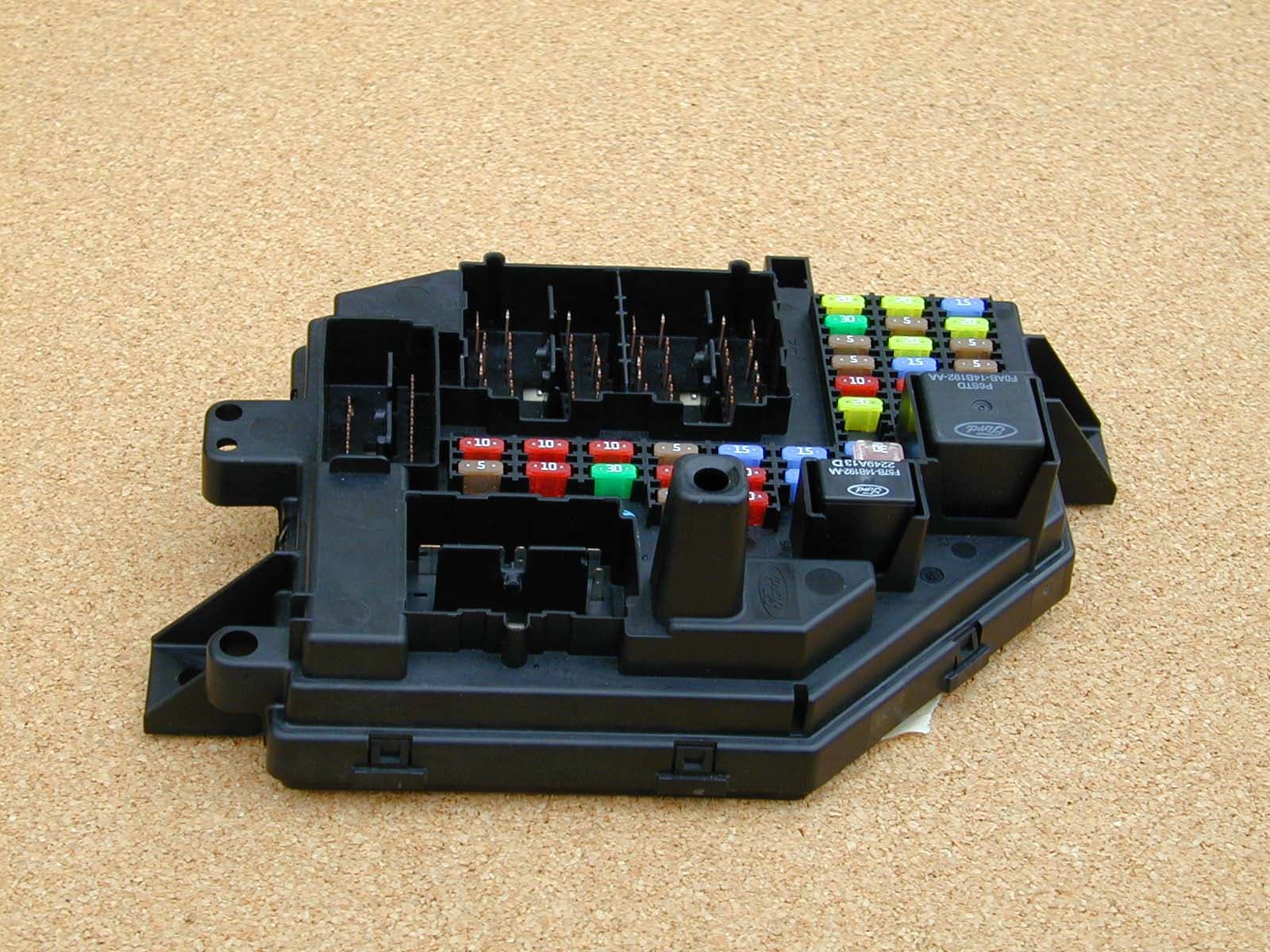 Automotive Receiver - FCC ID KOBFR04P150 - Lear Corporation