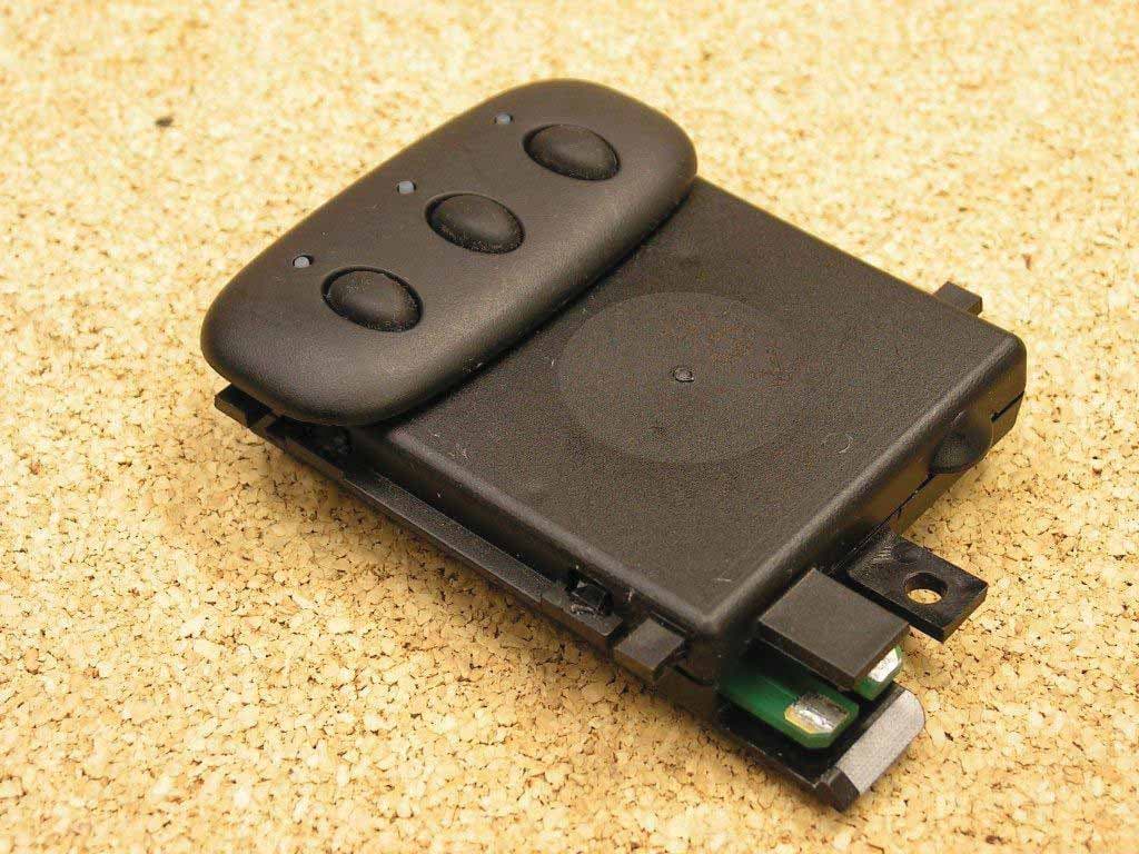 Universal Garage/Gate Opener Transmitter - FCC ID KOBGTE12C - Lear Corporation (3)