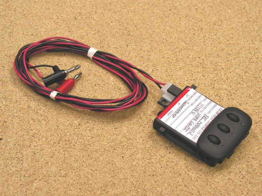 Universal Garage/Gate Opener Transmitter - FCC ID KOBGTE12C - Lear Corporation