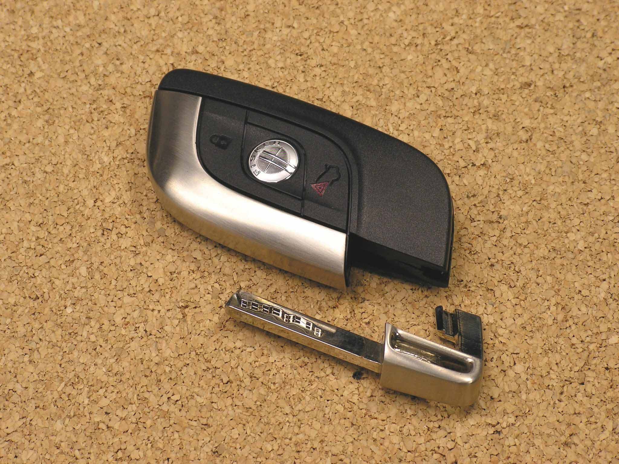 Automobile Remote Keyless Entry/Passive Start Transmitter - FCC ID KOBKTF11A - Lear Corporation (2)
