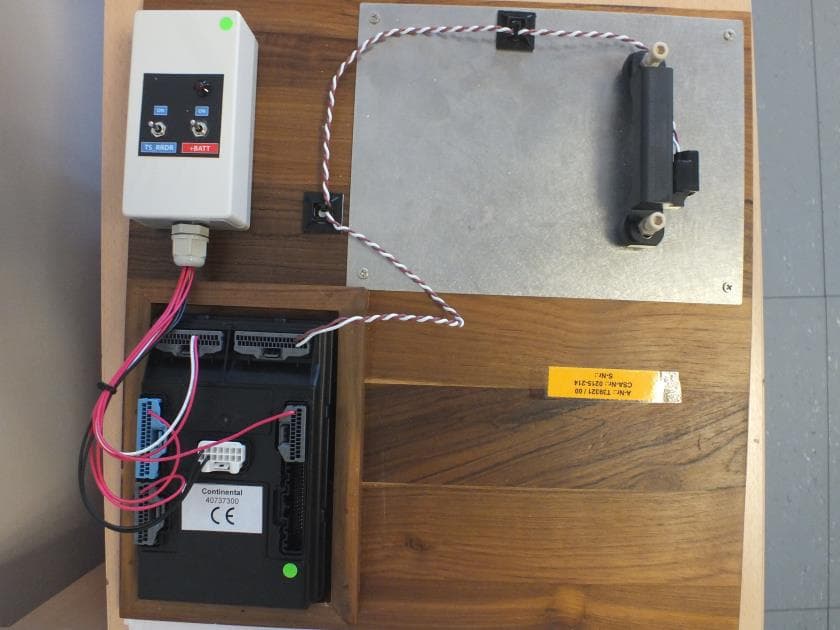 Body Control Module (BCM) / Transmitter 125 kHz - FCC ID KR540737300 - Continental Automotive Technologies GmbH (4)