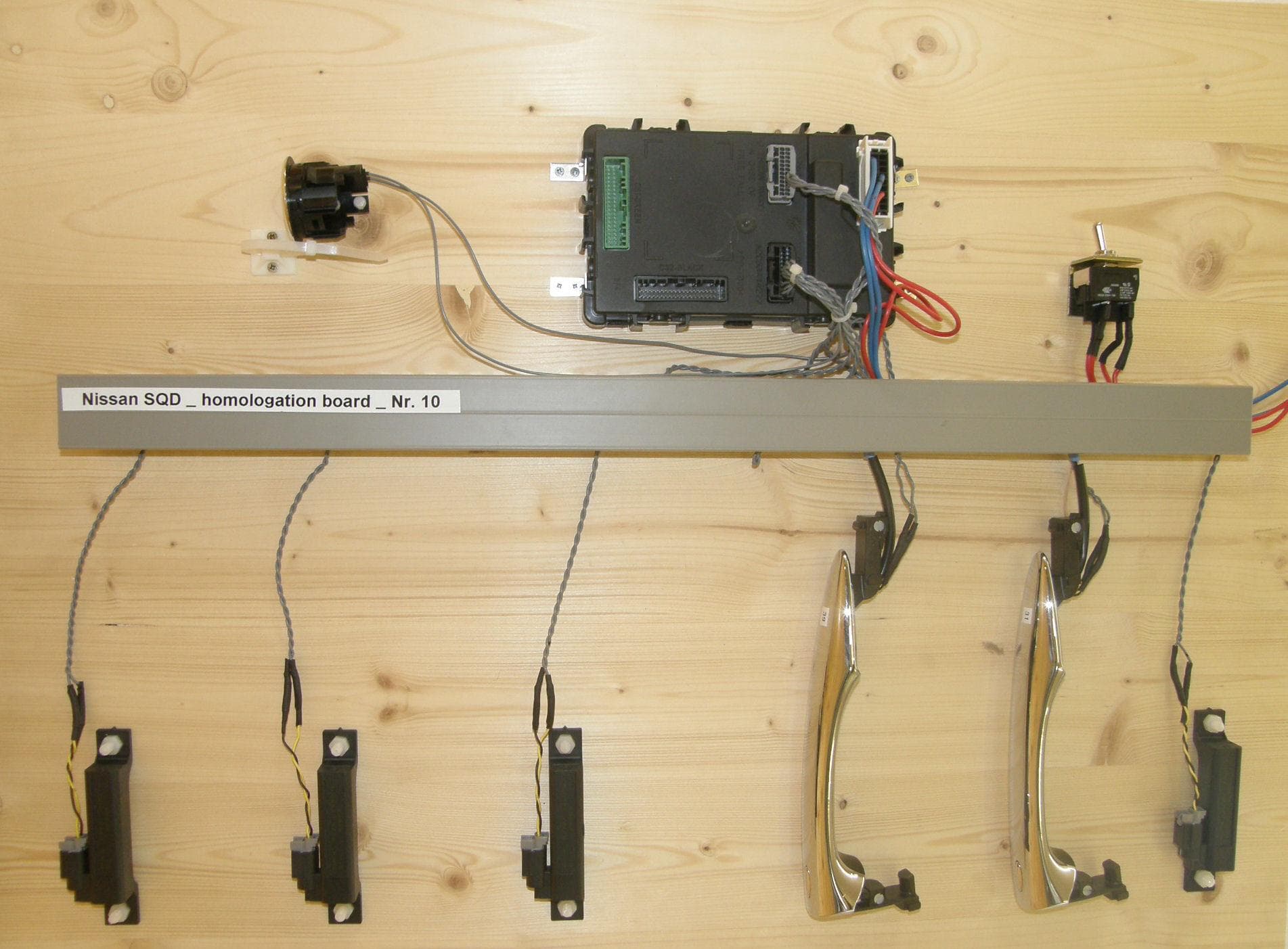 VEHICLE BODY CONTROLLER - FCC ID KR5S122736202 - Continental Automotive Technologies GmbH (1)